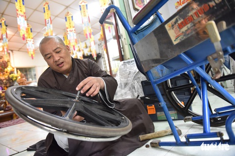 Tái chế xe lăn cho bệnh nhân và người khuyết tật khó khăn - Ảnh 5. Tái chế xe lăn cho bệnh nhân và người khuyết tật khó khăn - Ảnh 5.