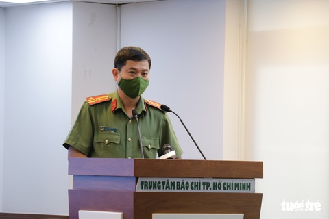 Công an TP.HCM chỉ cách rượt cướp giật trên đường mà vẫn an toàn - Ảnh 1. Công an TP.HCM chỉ cách rượt cướp giật trên đường mà vẫn an toàn - Ảnh 1.