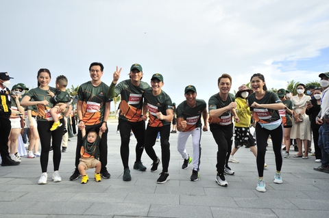 Giải chạy MerryLand Quy Nhơn Run 2022 thu hút hơn 3.000 người tham dự - Ảnh 2. Giải chạy MerryLand Quy Nhơn Run 2022 thu hút hơn 3.000 người tham dự - Ảnh 2.