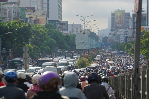 TP.HCM: Công trình xây dựng gây ảnh hưởng giao thông không được thực hiện - Ảnh 1.
