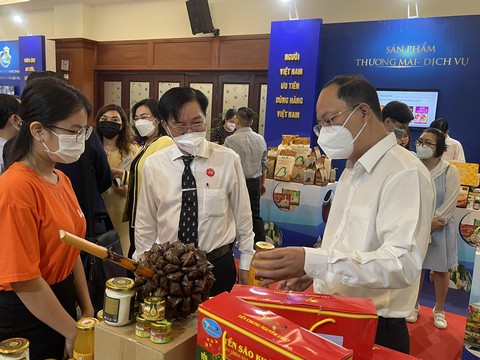 Dịch COVID-19 là khoảng thời gian chứng kiến sức sống của hàng Việt - Ảnh 1. Dịch COVID-19 là khoảng thời gian chứng kiến sức sống của hàng Việt - Ảnh 1.