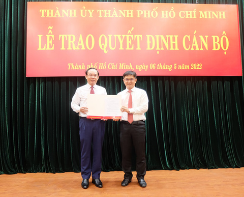 TP.HCM: Bổ nhiệm lãnh đạo Văn phòng Thành ủy, Quận ủy Bình Tân và Sở LĐ-TB&XH - Ảnh 2. TP.HCM: Bổ nhiệm lãnh đạo Văn phòng Thành ủy, Quận ủy Bình Tân và Sở LĐ-TB&XH - Ảnh 2.