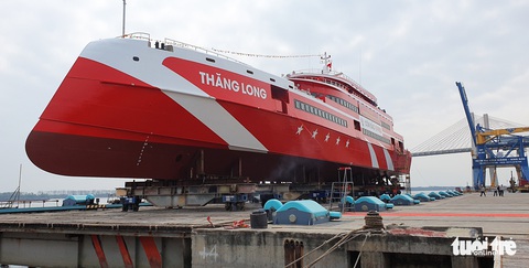Hạ thủy siêu tàu cao tốc một thân lớn nhất Việt Nam, chở được 1.017 khách - Ảnh 2. Hạ thủy siêu tàu cao tốc một thân lớn nhất Việt Nam, chở được 1.017 khách - Ảnh 2.