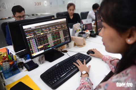 Cổ phiếu la liệt nằm sàn, chứng khoán giảm mạnh nhất trong 2 tuần - Ảnh 1. Cổ phiếu la liệt nằm sàn, chứng khoán giảm mạnh nhất trong 2 tuần - Ảnh 1.
