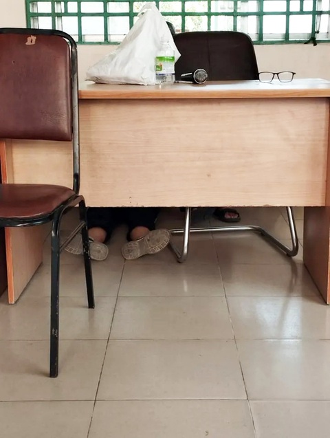 Tạm đình chỉ thầy giáo ở Thủ Đức bị tố sàm sỡ học sinh, mời công an vào cuộc - Ảnh 2. Tạm đình chỉ thầy giáo ở Thủ Đức bị tố sàm sỡ học sinh, mời công an vào cuộc - Ảnh 2.