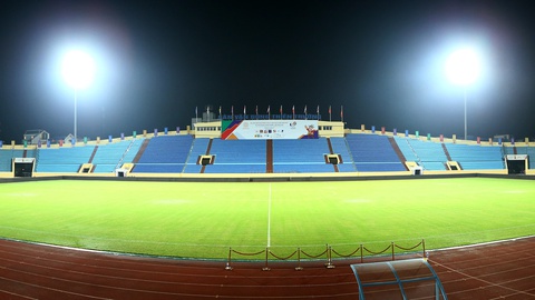 Sân Thiên Trường sáng đèn tới nửa đêm, chuẩn bị kỹ lưỡng cho SEA Games 31 - Ảnh 6. Sân Thiên Trường sáng đèn tới nửa đêm, chuẩn bị kỹ lưỡng cho SEA Games 31 - Ảnh 6.