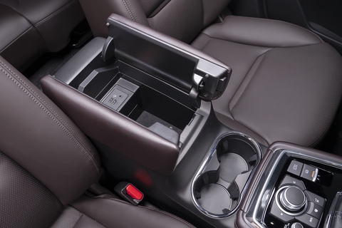 Mazda CX-8 2022 ra mắt Việt Nam, giá từ 1,079 tỉ đồng, thêm trang bị đấu Hyundai Santa Fe - Ảnh 7. Mazda CX-8 2022 ra mắt Việt Nam, giá từ 1,079 tỉ đồng, thêm trang bị đấu Hyundai Santa Fe - Ảnh 7.