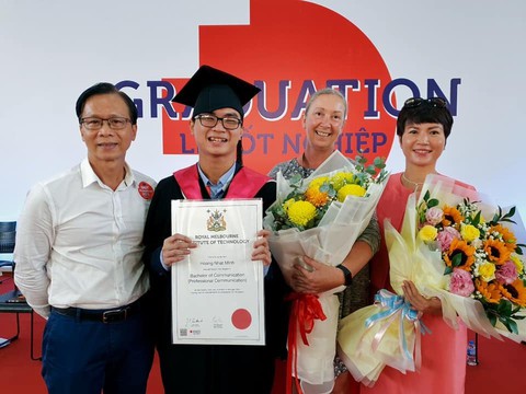 Người mẹ mắc bệnh ung thư là động lực cho con trai khiếm thị - Ảnh 1. Người mẹ mắc bệnh ung thư là động lực cho con trai khiếm thị - Ảnh 1.