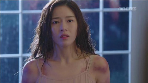 Nỗi niềm yêu thương: Cuộc trốn chạy tình yêu độc hại nhuốm màu bạo lực - Ảnh 2. Nỗi niềm yêu thương: Cuộc trốn chạy tình yêu độc hại nhuốm màu bạo lực - Ảnh 2.