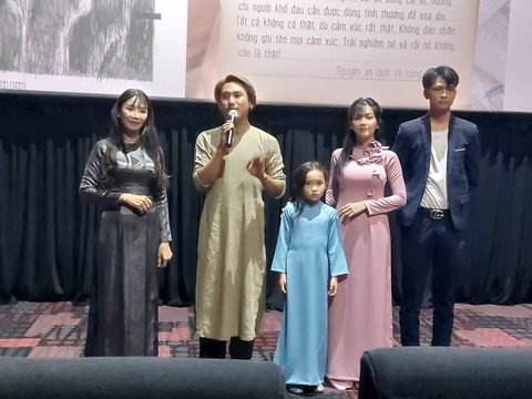 Đạo diễn phim Lưỡi dao: Hình ảnh người mẹ luôn chiếm trái tim tôi - Ảnh 1. Đạo diễn phim Lưỡi dao: Hình ảnh người mẹ luôn chiếm trái tim tôi - Ảnh 1.