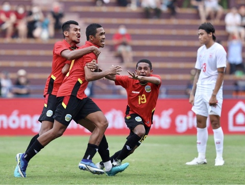 U23 Myanmar thắng kịch tính Timor Leste nhờ bàn thắng phút bù giờ - Ảnh 3. U23 Myanmar thắng kịch tính Timor Leste nhờ bàn thắng phút bù giờ - Ảnh 3.