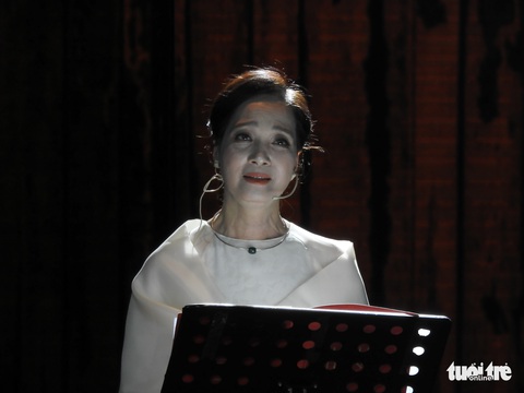 Nhà thơ Hữu Thỉnh nhận Huân chương Độc lập - Ảnh 3. Nhà thơ Hữu Thỉnh nhận Huân chương Độc lập - Ảnh 3.