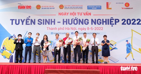 Hàng ngàn thí sinh đến với Ngày hội tư vấn tuyển sinh tại Hà Nội - Ảnh 10. Hàng ngàn thí sinh đến với Ngày hội tư vấn tuyển sinh tại Hà Nội - Ảnh 10.