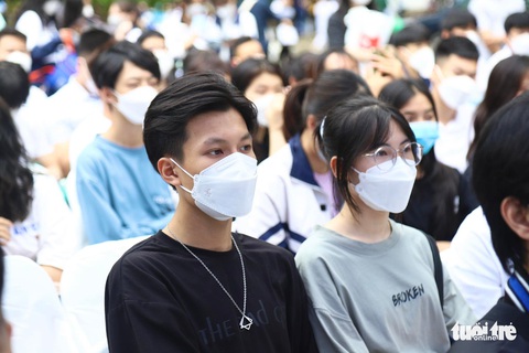 Hàng ngàn thí sinh đến với Ngày hội tư vấn tuyển sinh tại Hà Nội - Ảnh 11. Hàng ngàn thí sinh đến với Ngày hội tư vấn tuyển sinh tại Hà Nội - Ảnh 11.