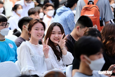 Hàng ngàn thí sinh đến với Ngày hội tư vấn tuyển sinh tại Hà Nội - Ảnh 7. Hàng ngàn thí sinh đến với Ngày hội tư vấn tuyển sinh tại Hà Nội - Ảnh 7.