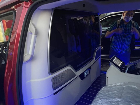 Khách hàng phải cọc 300 triệu nếu muốn mua Kia Carnival Royal tại Việt Nam - Ảnh 6. Khách hàng phải cọc 300 triệu nếu muốn mua Kia Carnival Royal tại Việt Nam - Ảnh 6.