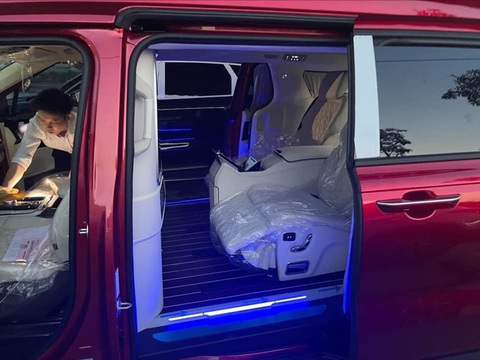 Khách hàng phải cọc 300 triệu nếu muốn mua Kia Carnival Royal tại Việt Nam - Ảnh 4. Khách hàng phải cọc 300 triệu nếu muốn mua Kia Carnival Royal tại Việt Nam - Ảnh 4.