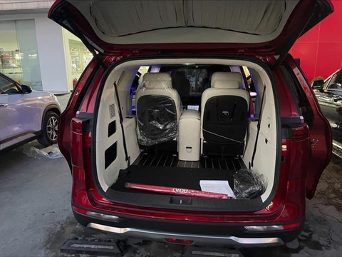 Khách hàng phải cọc 300 triệu nếu muốn mua Kia Carnival Royal tại Việt Nam - Ảnh 8. Khách hàng phải cọc 300 triệu nếu muốn mua Kia Carnival Royal tại Việt Nam - Ảnh 8.