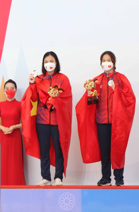 Nhảy cầu giúp Việt Nam giành thêm 1 huy chương bạc ở SEA Games 31 - Ảnh 1. Nhảy cầu giúp Việt Nam giành thêm 1 huy chương bạc ở SEA Games 31 - Ảnh 1.