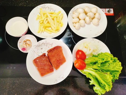 Bỏ túi vài bí quyết làm bò bít tết ngon chuẩn vị nhà hàng trong 30 phút - Ảnh 2. Bỏ túi vài bí quyết làm bò bít tết ngon chuẩn vị nhà hàng trong 30 phút - Ảnh 2.