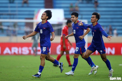 U23 Campuchia có đồng HLV trưởng là danh thủ Keisuke Honda - Ảnh 2. U23 Campuchia có đồng HLV trưởng là danh thủ Keisuke Honda - Ảnh 2.