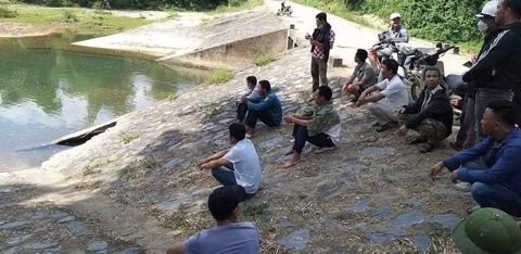 Một quân nhân mất liên lạc, huy động hàng trăm người đi tìm - Ảnh 1. Một quân nhân mất liên lạc, huy động hàng trăm người đi tìm - Ảnh 1.
