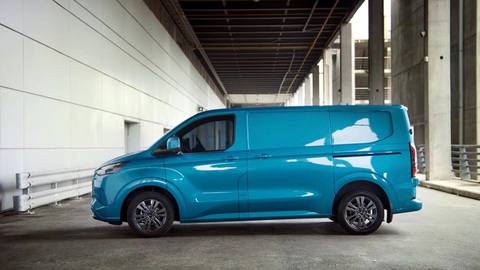 Ford Transit điện lộ diện: Chạy gần 400 km/sạc, có thể sạc ngược thiết bị ngoài - Ảnh 4. Ford Transit điện lộ diện: Chạy gần 400 km/sạc, có thể sạc ngược thiết bị ngoài - Ảnh 4.