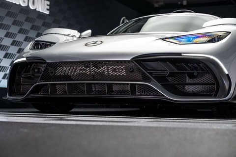 Mercedes-Benz ra mắt siêu xe đỉnh cao nhất lịch sử: Đưa hơn 1.000 mã lực vào sử dụng đời thường - Ảnh 14. Mercedes-Benz ra mắt siêu xe đỉnh cao nhất lịch sử: Đưa hơn 1.000 mã lực vào sử dụng đời thường - Ảnh 14.