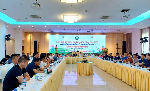 Chủ tịch Liên đoàn Bóng chuyền Việt Nam vắng mặt trong lễ ký hợp đồng tài trợ - Ảnh 2. Chủ tịch Liên đoàn Bóng chuyền Việt Nam vắng mặt trong lễ ký hợp đồng tài trợ - Ảnh 2.