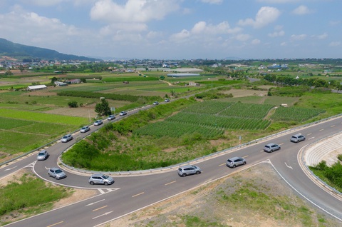 Taxi điện - Bước ngoặt lớn trong ngành xe dịch vụ tại Việt Nam - Ảnh 3. Taxi điện - Bước ngoặt lớn trong ngành xe dịch vụ tại Việt Nam - Ảnh 3.