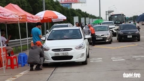 Cao tốc Hà Nội - Hải Phòng bắt đầu thu phí không dừng 100% - Ảnh 4. Cao tốc Hà Nội - Hải Phòng bắt đầu thu phí không dừng 100% - Ảnh 4.