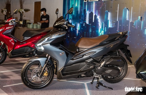 Không có hàng để bán, Honda Air Blade 160 bị thổi giá tại đại lý - Ảnh 4. Không có hàng để bán, Honda Air Blade 160 bị thổi giá tại đại lý - Ảnh 4.
