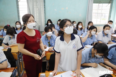 Lý do nào khiến gần 10.000 học sinh lớp 9 ở TP.HCM không thi vào lớp 10? - Ảnh 1. Lý do nào khiến gần 10.000 học sinh lớp 9 ở TP.HCM không thi vào lớp 10? - Ảnh 1.