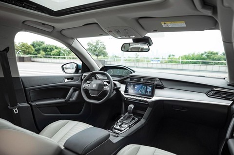 Peugeot 408 mới - Cú hụt hẫng SUV của người yêu xe Pháp - Ảnh 6. Peugeot 408 mới - Cú hụt hẫng SUV của người yêu xe Pháp - Ảnh 6.