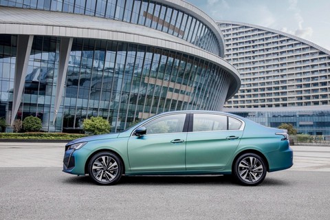 Peugeot 408 mới - Cú hụt hẫng SUV của người yêu xe Pháp - Ảnh 2. Peugeot 408 mới - Cú hụt hẫng SUV của người yêu xe Pháp - Ảnh 2.
