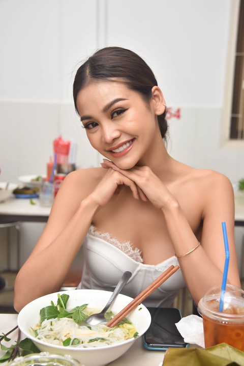 Hoa hậu Hòa bình quốc tế 2021 quảng bá phở - Ảnh 5. Hoa hậu Hòa bình quốc tế 2021 quảng bá phở - Ảnh 5.
