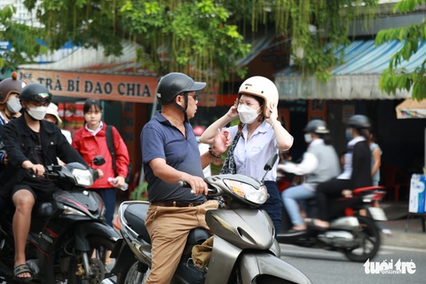 Gần 15.000 thí sinh Đà Nẵng bước vào kỳ thi tuyển sinh lớp 10 - Ảnh 1. Gần 15.000 thí sinh Đà Nẵng bước vào kỳ thi tuyển sinh lớp 10 - Ảnh 1.