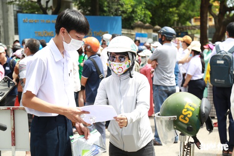 Thí sinh khen đề thi văn lớp 10 Đà Nẵng hay, dễ lấy điểm 8 - Ảnh 5. Thí sinh khen đề thi văn lớp 10 Đà Nẵng hay, dễ lấy điểm 8 - Ảnh 5.