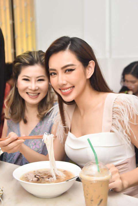 Hoa hậu Hòa bình quốc tế 2021 quảng bá phở - Ảnh 3. Hoa hậu Hòa bình quốc tế 2021 quảng bá phở - Ảnh 3.