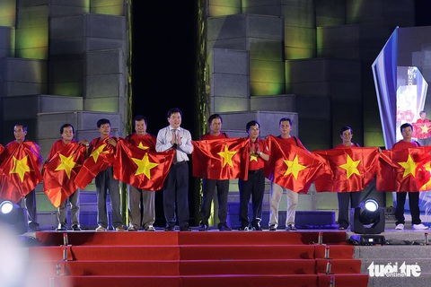 Trưởng Ban Kinh tế Trung ương Trần Tuấn Anh: Cần phải xác định kinh tế biển là động lực - Ảnh 2. Trưởng Ban Kinh tế Trung ương Trần Tuấn Anh: Cần phải xác định kinh tế biển là động lực - Ảnh 2.