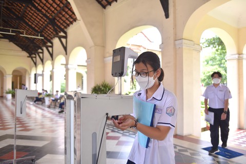 Tin COVID-19 chiều 14-6: 24 tỉnh thành không ca mới, 6.365 bệnh nhân hết bệnh - Ảnh 1. Tin COVID-19 chiều 14-6: 24 tỉnh thành không ca mới, 6.365 bệnh nhân hết bệnh - Ảnh 1.