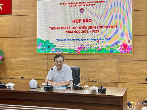 Ngày đầu thi vào lớp 10 ở TP.HCM: 3 thí sinh bị đình chỉ do dùng tài liệu - Ảnh 1. Ngày đầu thi vào lớp 10 ở TP.HCM: 3 thí sinh bị đình chỉ do dùng tài liệu - Ảnh 1.