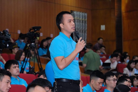 Thủ tướng đối thoại với công nhân: Rà soát chính sách, đáp ứng nguyện vọng về đời sống, việc làm... - Ảnh 4. Thủ tướng đối thoại với công nhân: Rà soát chính sách, đáp ứng nguyện vọng về đời sống, việc làm... - Ảnh 4.