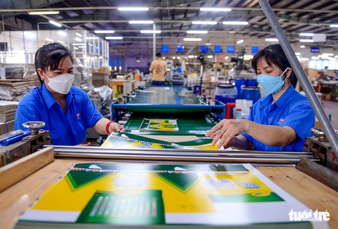 Chính thức tăng lương tối thiểu thêm 6% từ 1-7 - Ảnh 1. Chính thức tăng lương tối thiểu thêm 6% từ 1-7 - Ảnh 1.