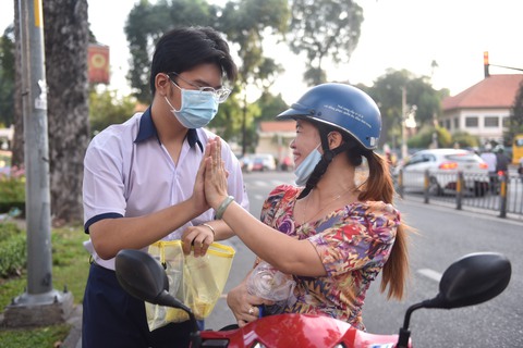 Thi vào lớp 10 tại TP.HCM: Đề toán sẽ dễ hơn những năm trước? - Ảnh 2. Thi vào lớp 10 tại TP.HCM: Đề toán sẽ dễ hơn những năm trước? - Ảnh 2.