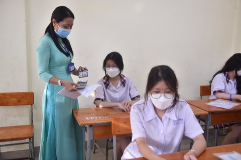Thi vào lớp 10 tại TP.HCM: Đề toán sẽ dễ hơn những năm trước? - Ảnh 5. Thi vào lớp 10 tại TP.HCM: Đề toán sẽ dễ hơn những năm trước? - Ảnh 5.