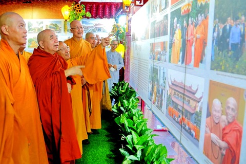Khai mạc triển lãm ảnh ‘Phật giáo TP.HCM 40 năm xây dựng và phát triển’ - Ảnh 1. Khai mạc triển lãm ảnh ‘Phật giáo TP.HCM 40 năm xây dựng và phát triển’ - Ảnh 1.
