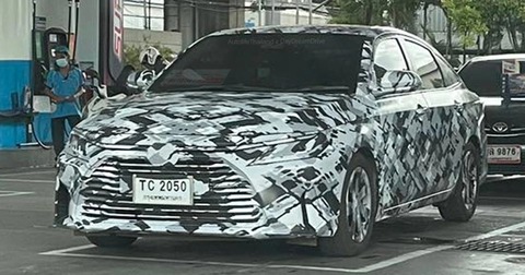 Toyota Vios 2023 tiếp tục lộ diện, ra mắt tháng 8, lần đầu có bản hybrid tiết kiệm xăng - Ảnh 1. Toyota Vios 2023 tiếp tục lộ diện, ra mắt tháng 8, lần đầu có bản hybrid tiết kiệm xăng - Ảnh 1.