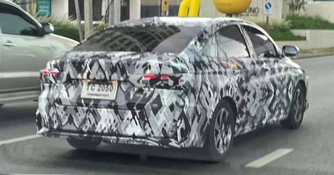 Toyota Vios 2023 tiếp tục lộ diện, ra mắt tháng 8, lần đầu có bản hybrid tiết kiệm xăng - Ảnh 2. Toyota Vios 2023 tiếp tục lộ diện, ra mắt tháng 8, lần đầu có bản hybrid tiết kiệm xăng - Ảnh 2.
