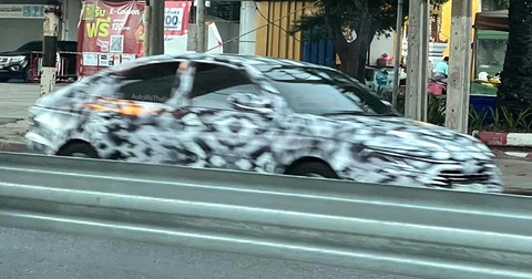 Toyota Vios 2023 tiếp tục lộ diện, ra mắt tháng 8, lần đầu có bản hybrid tiết kiệm xăng - Ảnh 3. Toyota Vios 2023 tiếp tục lộ diện, ra mắt tháng 8, lần đầu có bản hybrid tiết kiệm xăng - Ảnh 3.
